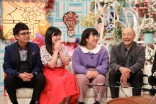 「堂本兄弟2018みんな集まれ！忘年会SP」にゲスト出演する（左から）銀シャリ橋本、尼神インター誠子、ゆりやんレトリィバァ、高橋克実。(c)フジテレビ