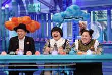 「芸能人が本気で考えた！ドッキリGP」に出演する（左から）ISSA、おかずクラブ。(c)フジテレビ