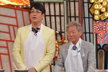 左から古坂大魔王、みのもんた。(c)読売テレビ