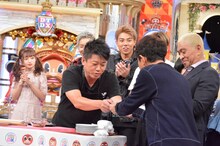 「ダウンタウンDX」のワンシーン。(c)読売テレビ