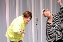 「お後がヒィア ウィ ゴー！」と漫才を締めるEXIT。