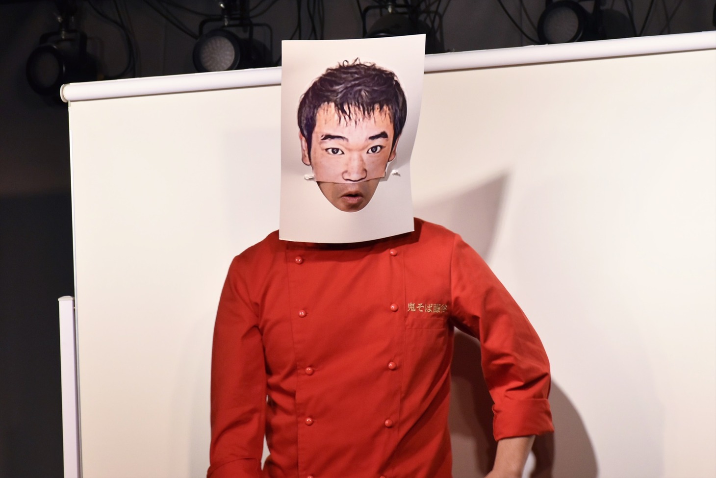 村田渚のあごモノマネを披露するHEY！たくちゃん。