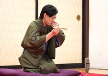 ドラマ「BS笑点ドラマスペシャル 五代目三遊亭圓楽」より。