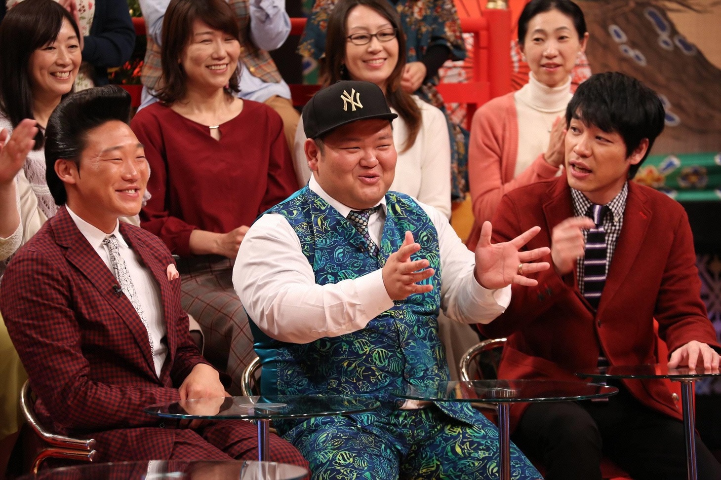（手前左から）ANZEN漫才、麒麟・川島。(c)フジテレビ