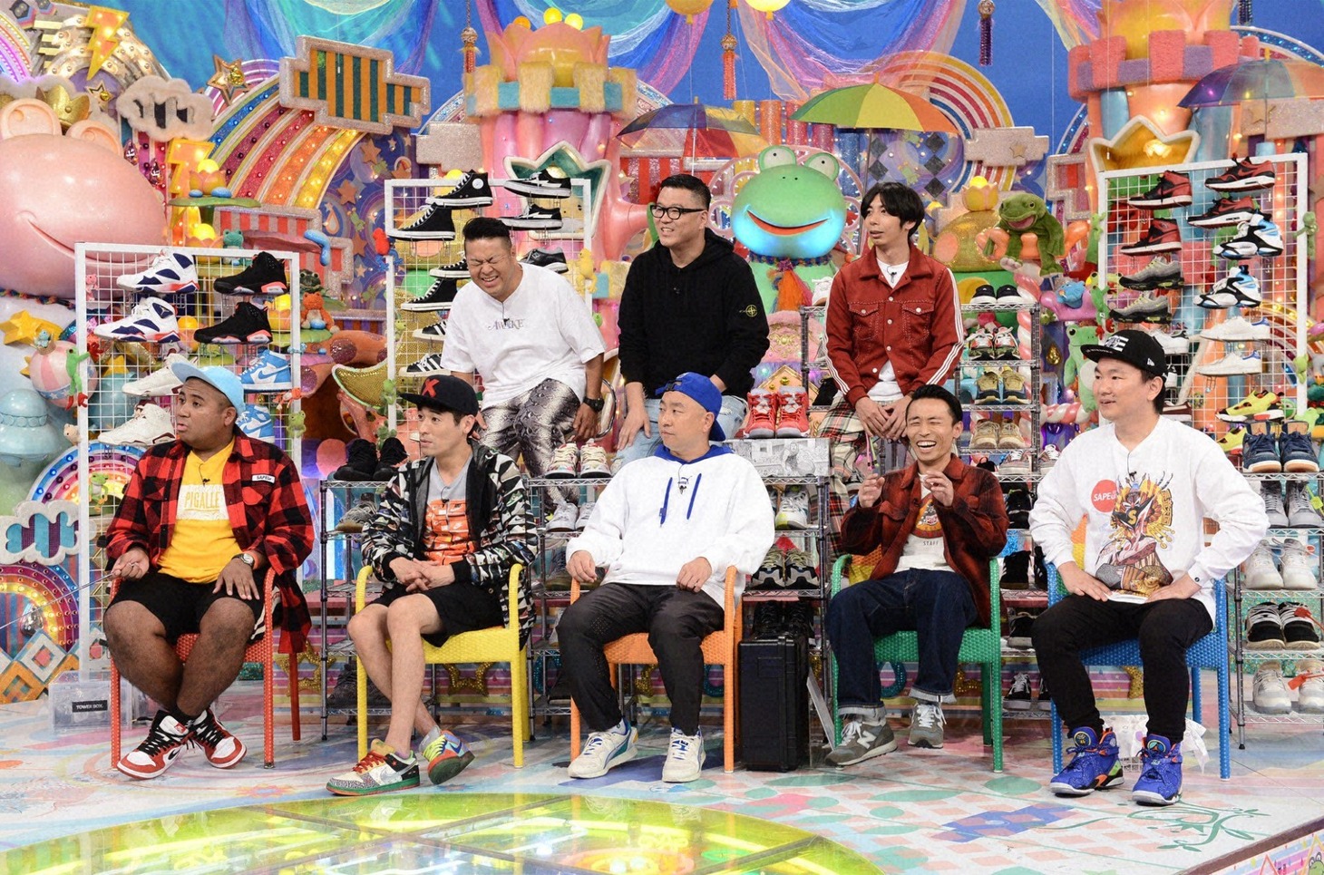 「アメトーーク！」に集結するスニーカー芸人たち。(c)テレビ朝日
