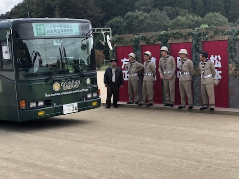 「絶対に笑ってはいけないトレジャーハンター24時！」のロケの様子。(c)日本テレビ