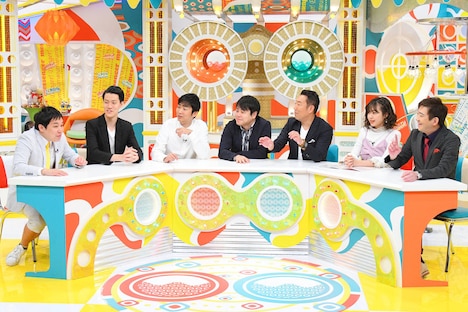 左から霜降り明星、NON STYLE、メッセンジャーあいはら、籠谷さくら、メッセンジャー黒田。(c)MBS