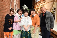 「A-Studio」に出演する（左から）川栄李奈、森三中、笑福亭鶴瓶。(c)TBS