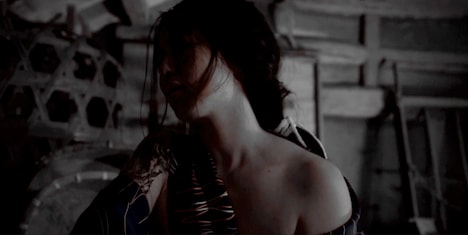 「じょんがら武士道」ミュージックビデオのワンシーン。