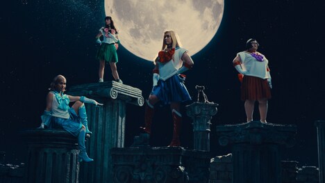 「モンスターストライク」の新CM「いいじゃん!全員戦士!」編より。