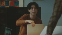 クラフトボスCM「新しい風・こたつ篇」より。