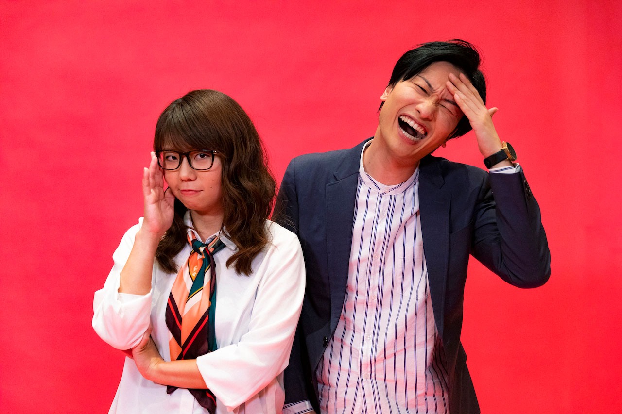 TikTokの企画に登場する相席スタート。