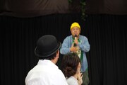 「ピエール瀧のしょんないTV」のワンシーン。(c)静岡朝日テレビ