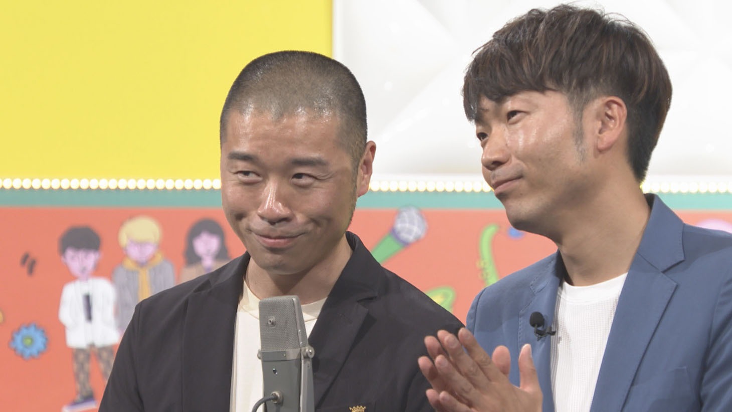 漫才を披露するアキナ。(c)NHK