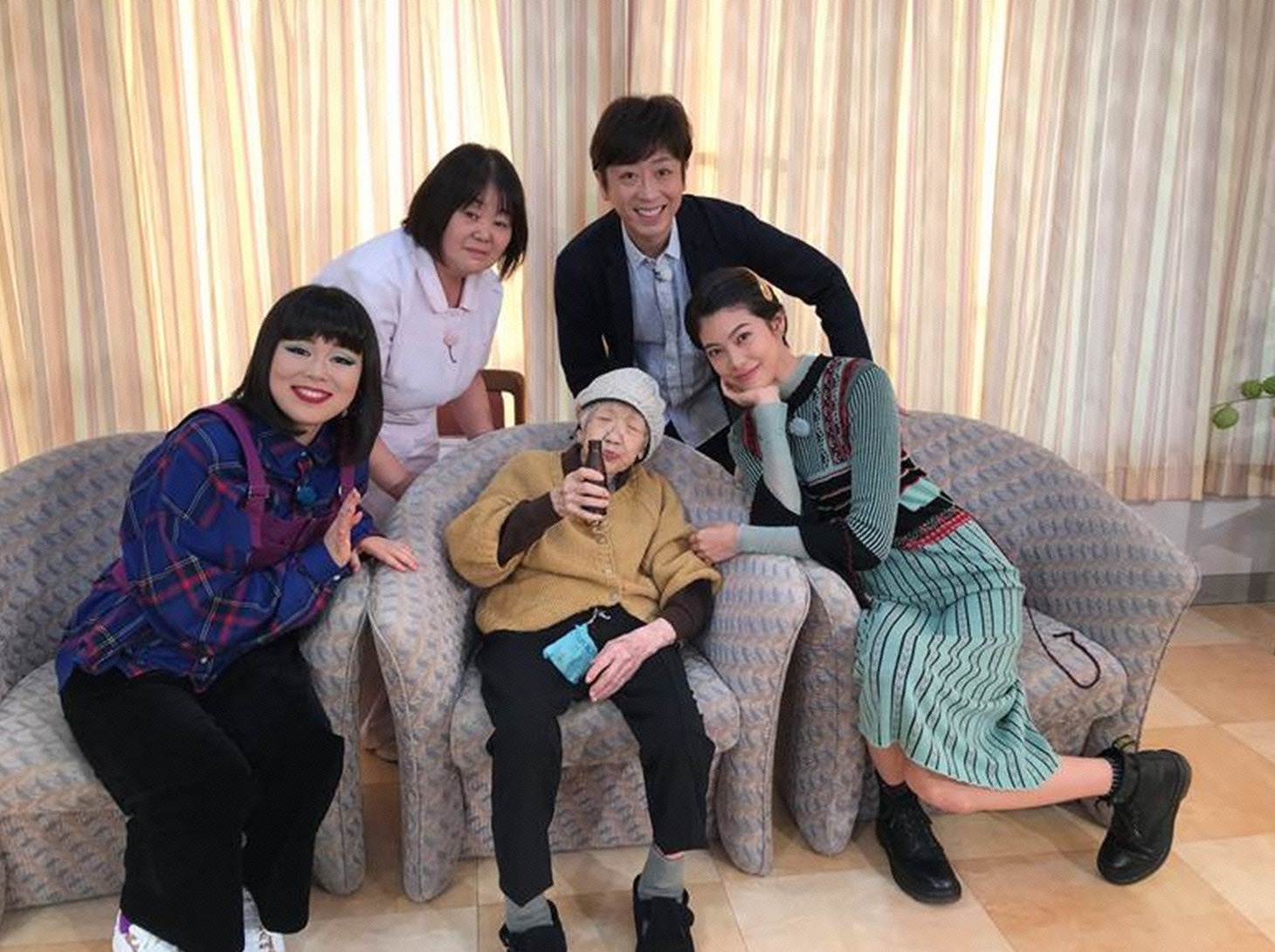 「森星よりもキラキラした女子に会いに行くin博多」の出演者たち。(c)日本テレビ
