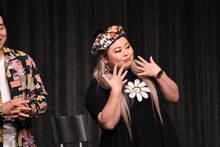 「広瀬すずです」と名乗る渡辺直美。