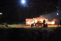 「今田・東野 世界へ飛ぶ ～The phoenix to the world～」ロケ中の様子。