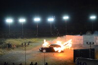 「今田・東野 世界へ飛ぶ ～The phoenix to the world～」ロケ中の様子。