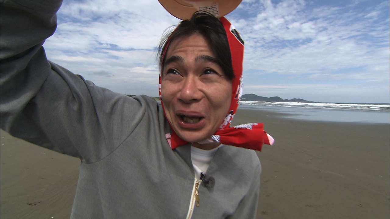 「相席食堂」で宮崎県日向市を訪れる平成ノブシコブシ吉村。(c)ABC