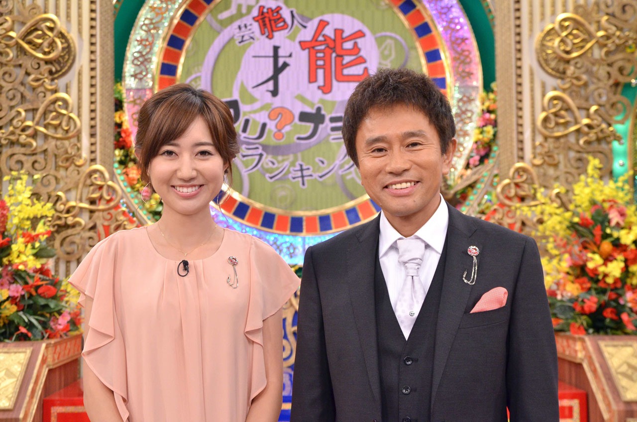 「プレバト!!」MCの浜田雅功（右）とアシスタントの豊崎由里絵アナウンサー（左）。(c)MBS