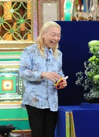 専門家ゲストの假屋崎省吾。(c)MBS