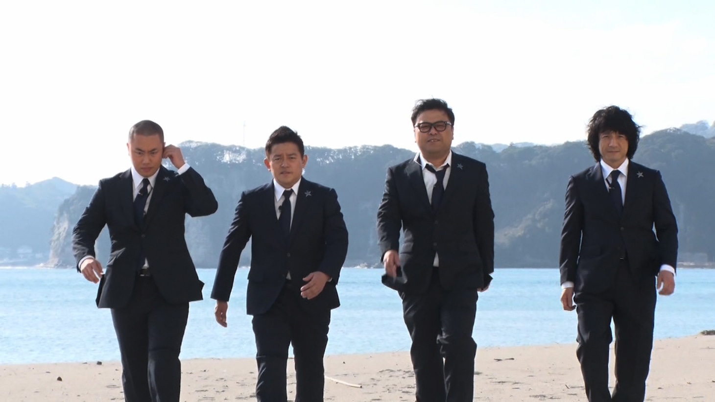 左からハナコ岡部、スピードワゴン井戸田、とろサーモン久保田、ジャッキーちゃん。(c)日本テレビ