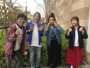 左からスマイル、海原やすよ ともこ。