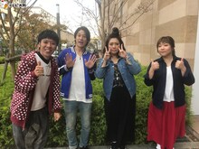 左からスマイル、海原やすよ ともこ。