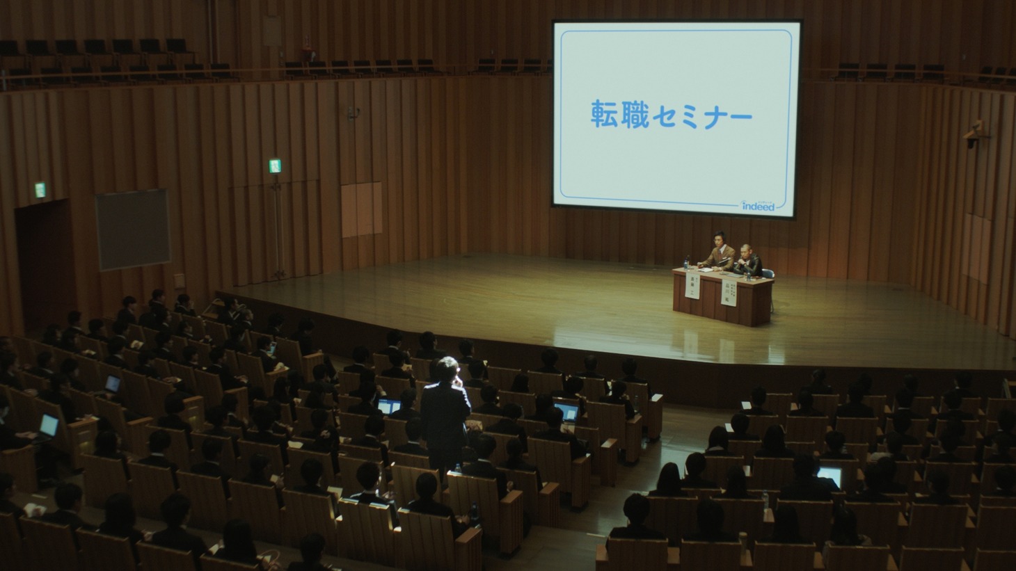 CM「ネクストキャリアセミナー」編のワンシーン。