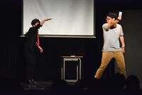 コント「マジックショー」のワンシーン。