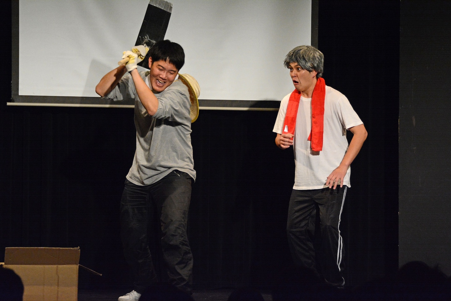 コント「修行」のワンシーン。