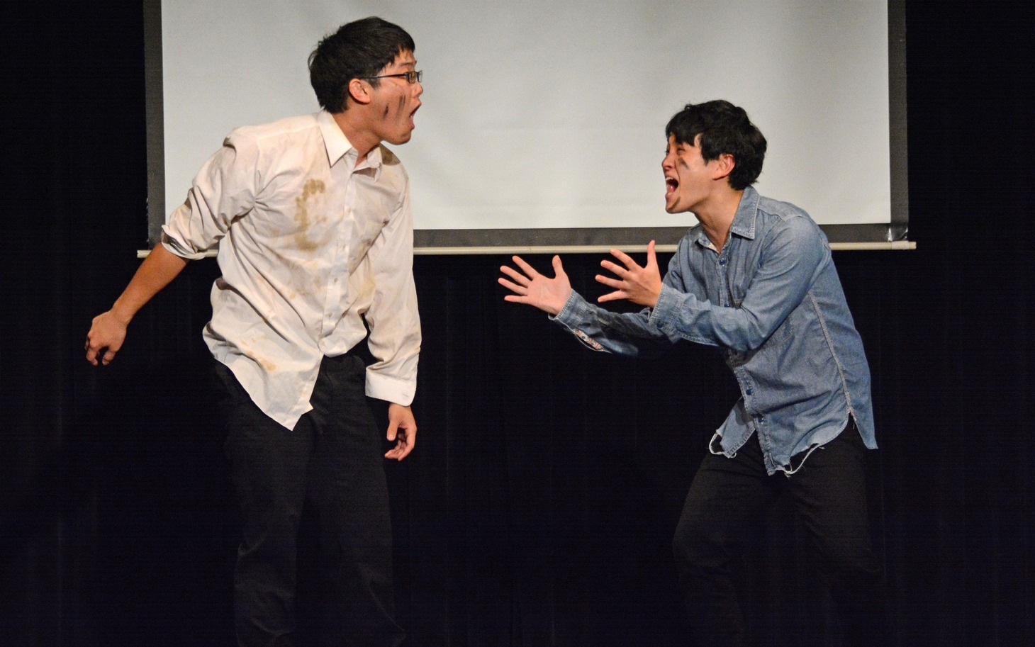 コント「無人島」のワンシーン。