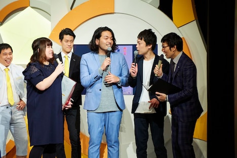 「よしもと漫才劇場4周年記念記者会見」の様子。