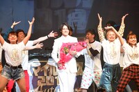 フラッシュモブで公開プロポーズに挑んだスマイル瀬戸。