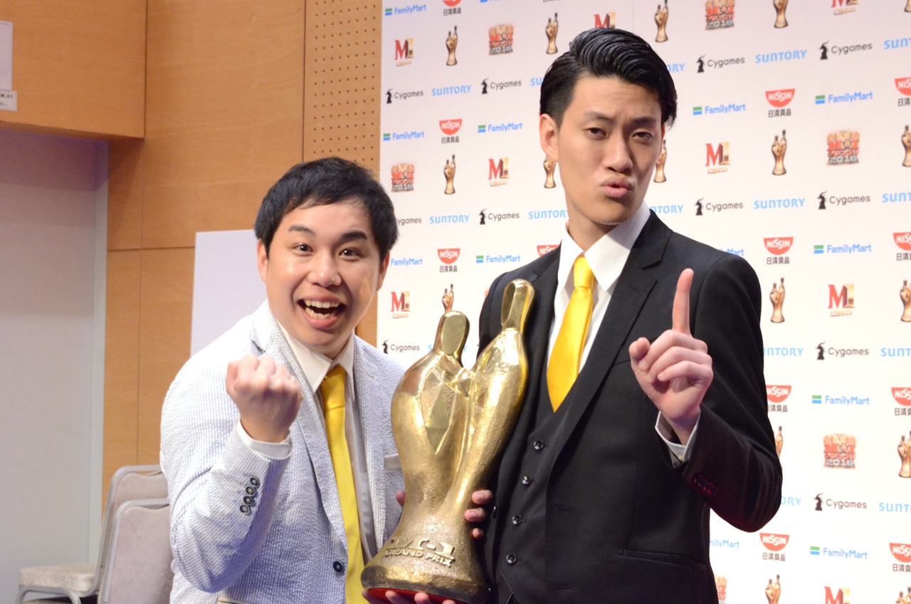 「M-1グランプリ2018」王者の霜降り明星。左から、せいや、粗品。