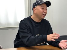 「RGがプロのミュージシャンをバックに今までの集大成的ベストな選曲で大迫力のあるあるを90分歌い続け ザ・ぼんち おさむ師匠が本格的なジャズを歌ってくれる会～ギタリストはラッパ・ハッパ師匠！～」について語るRG。