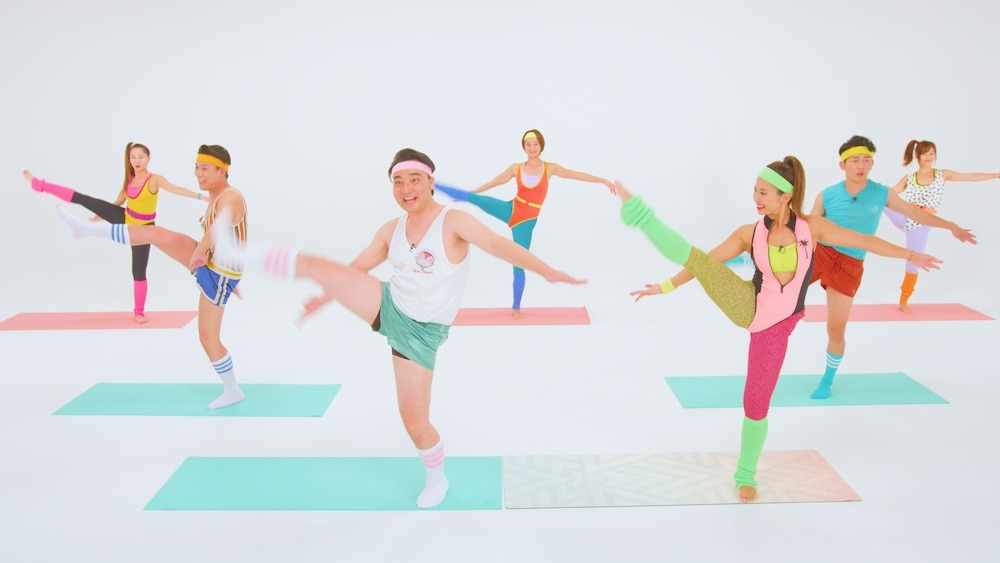 POPピラティス動画のワンシーン。