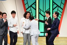 改めて「M-1グランプリ2018」での健闘を称え合う見取り図・盛山と霜降り明星。