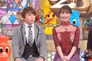 左から西川貴教、松井玲奈。(c)読売テレビ