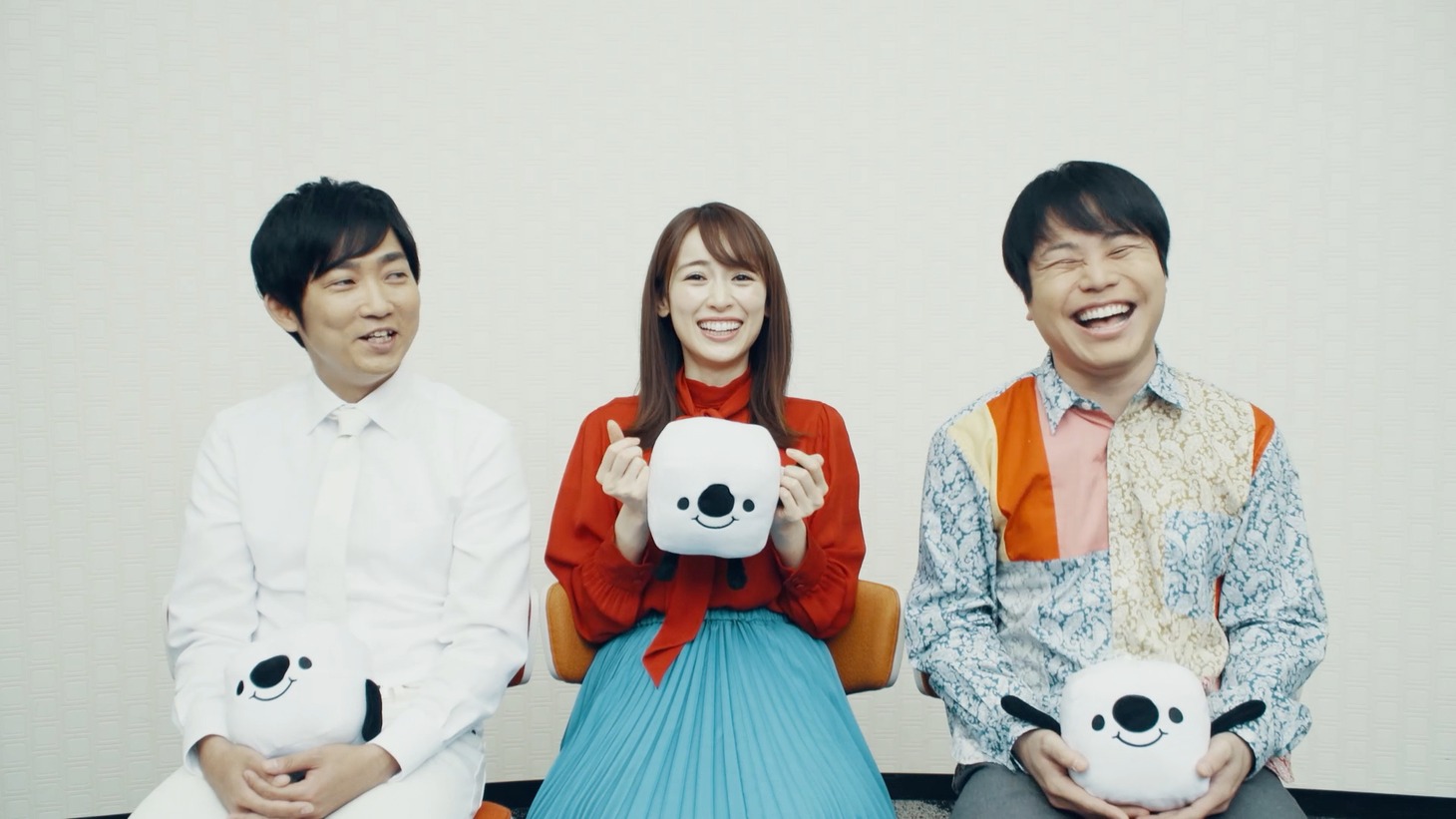 CM撮影を終えた（左から）NON STYLE石田、泉里香、NON STYLE井上。