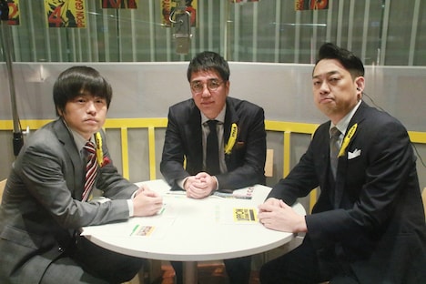 （左から）バカリズム、おぎやはぎ小木、バナナマン設楽。(c)フジテレビ