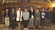 左から中村秀香アナウンサー、出口保行、丸田佳奈、かまいたち、犬山紙子、藤崎マーケット。(c)読売テレビ