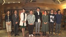 左から中村秀香アナウンサー、出口保行、丸田佳奈、かまいたち、犬山紙子、藤崎マーケット。(c)読売テレビ