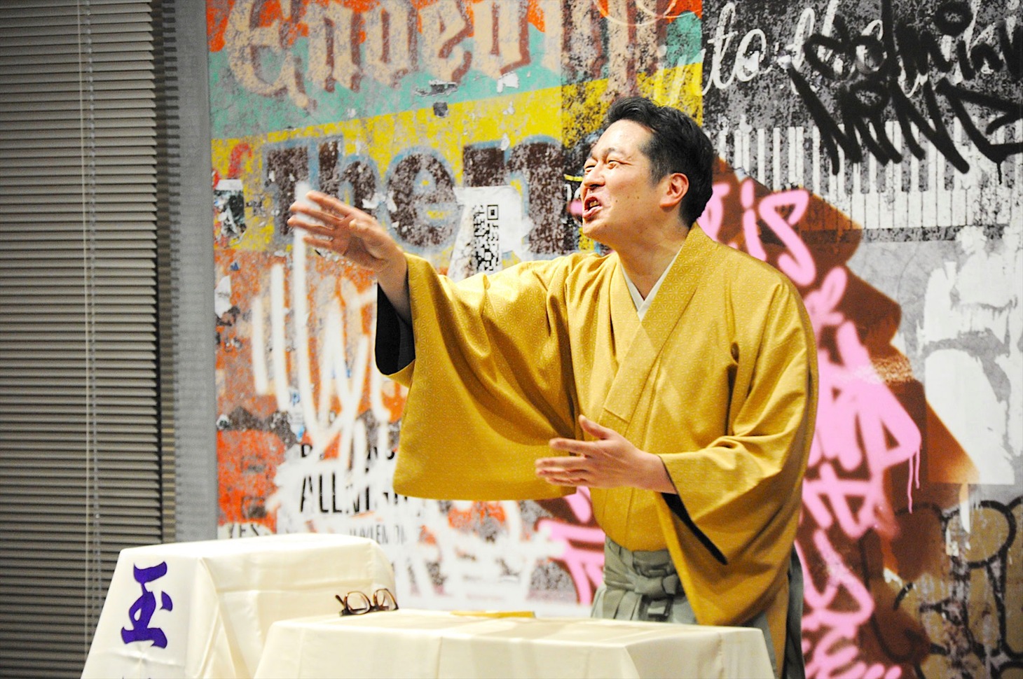 イベント「玉川太福CD発売記念イベント～唸りとタンカと囲み取材と～」に登場した玉川太福。