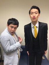 霜降り明星。左からせいや、粗品。