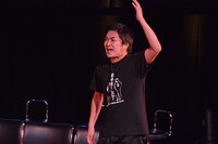 仰々しく登場する平成ノブシコブシ徳井