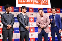 「M-1」での敗戦をシリアスに語ってみせる和牛・水田（左から3人目）。