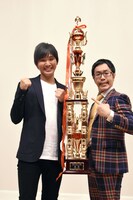 「月笑 2018」で優勝したアイデンティティ。