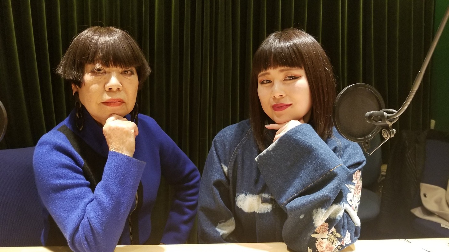 （左から）コシノジュンコとブルゾンちえみ。(c)TBSラジオ
