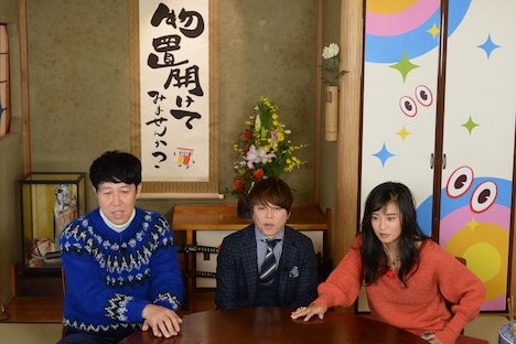 左から小籔千豊、西川貴教、小島瑠璃子。(c)読売テレビ
